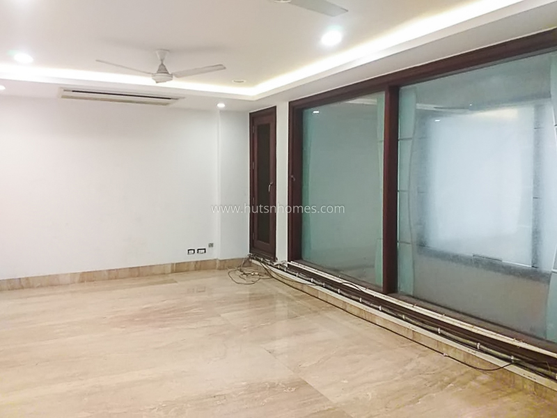 4 BHK Flat For Sale in Anand Lok