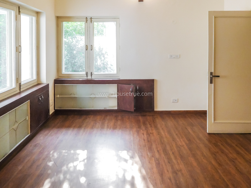5 BHK House For Rent in Defence Colony