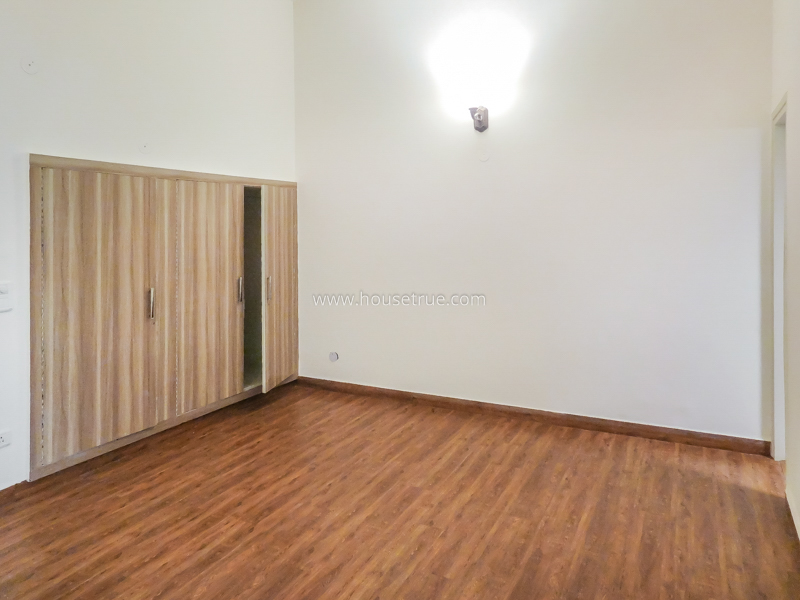 5 BHK House For Rent in Defence Colony