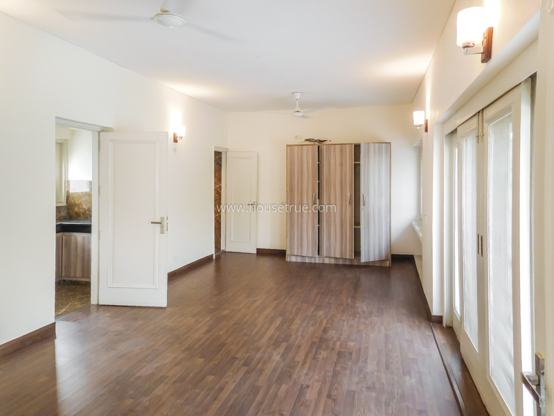 5 BHK House For Rent in Defence Colony