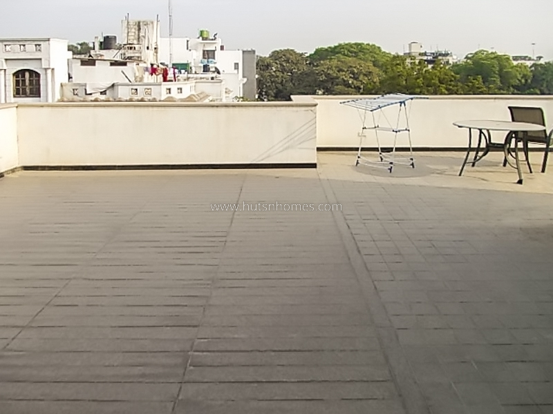 2 BHK Flat For Rent in Defence Colony