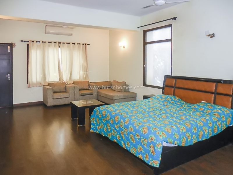 1 BHK Flat For Rent in Defence Colony