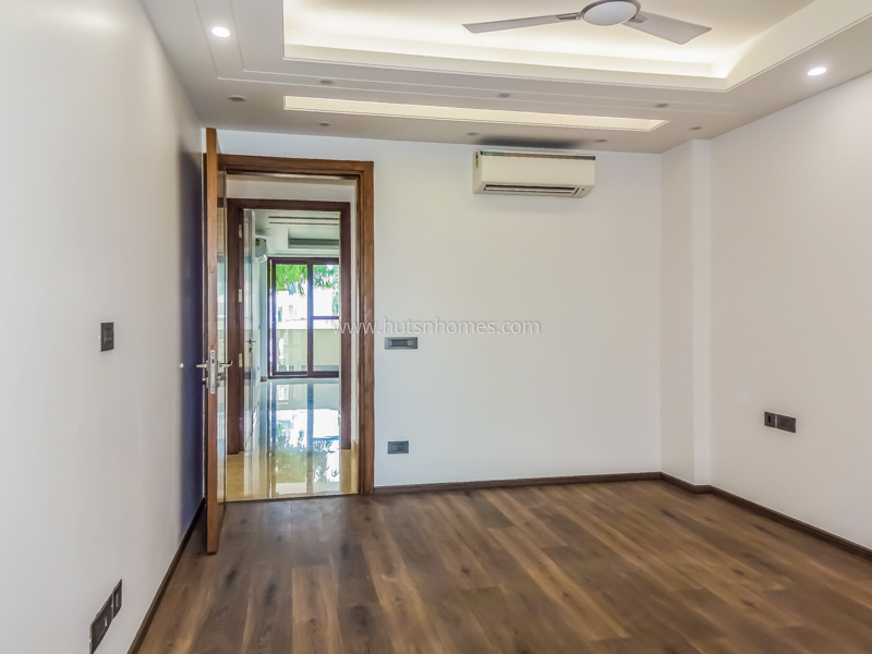 3 BHK Flat For Rent in Defence Colony