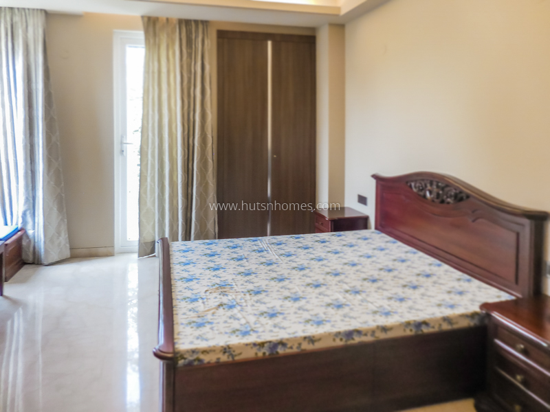 3 BHK Flat For Rent in Defence Colony