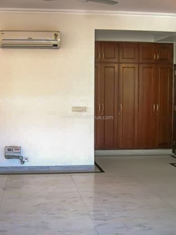 4 BHK Flat For Rent in May Fair Garden