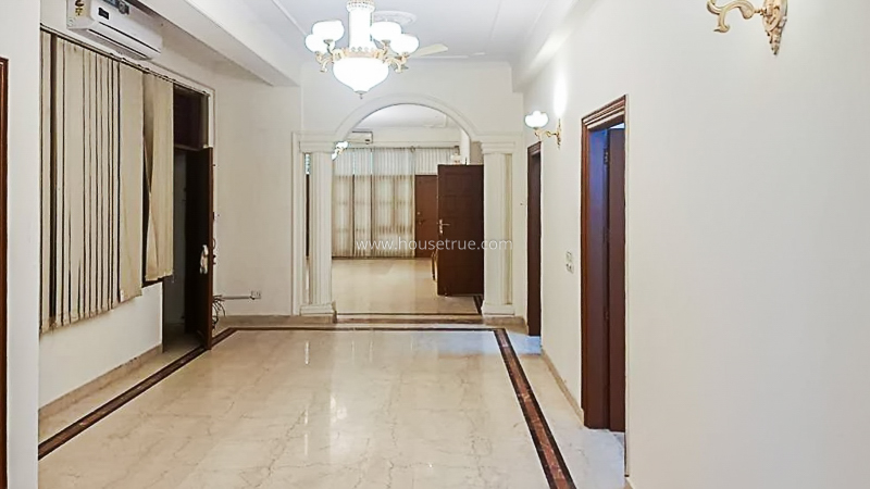 4 BHK Flat For Rent in South Extension 2