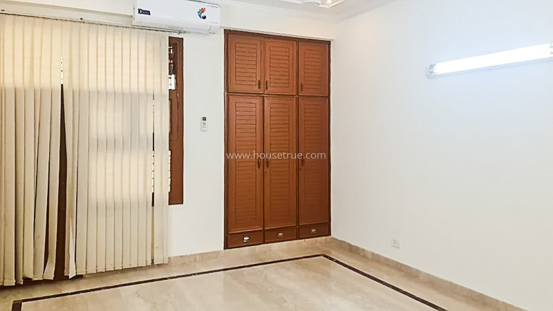 4 BHK Flat For Rent in South Extension 2