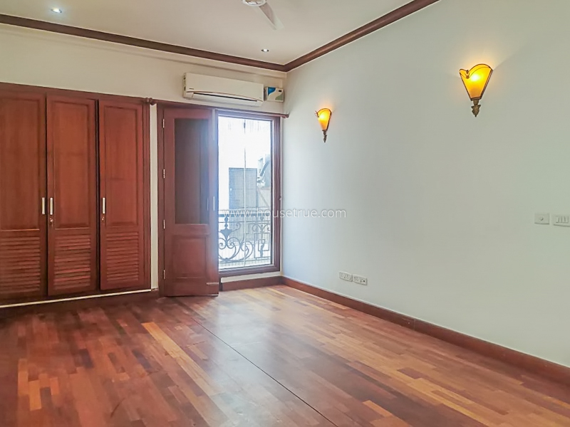 4 BHK Flat For Rent in Vasant Vihar