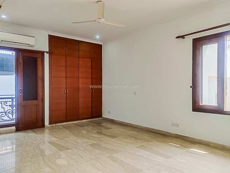 4 BHK Flat For Rent in Vasant Vihar