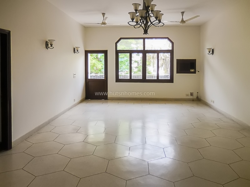 3 BHK Flat For Rent in New Friends Colony