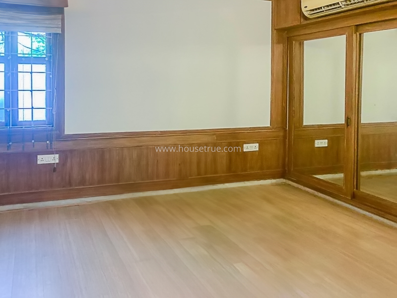 4 BHK Flat For Rent in Vasant Vihar