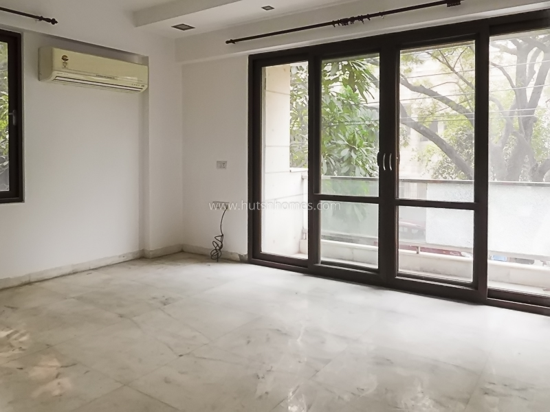 4 BHK Flat For Rent in Kalindi Colony