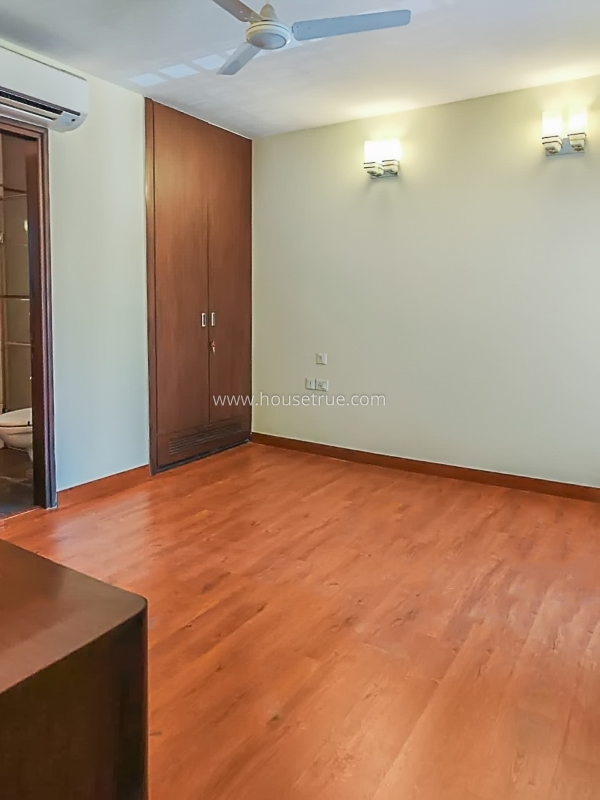 3 BHK Builder Floor For Rent in Defence Colony