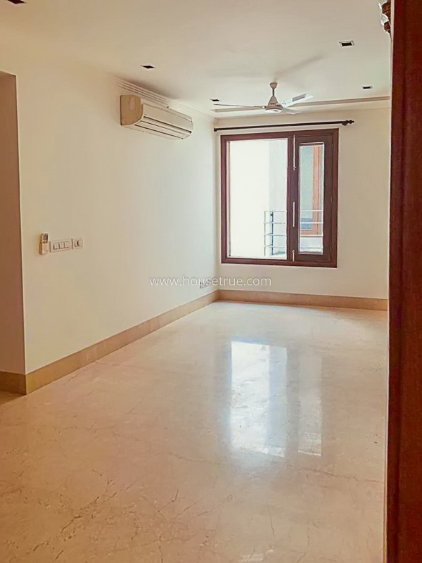 4 BHK Flat For Rent in Green Park Extension