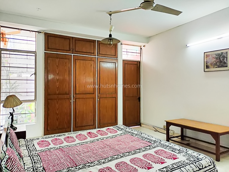 4 BHK Flat For Rent in New Friends Colony