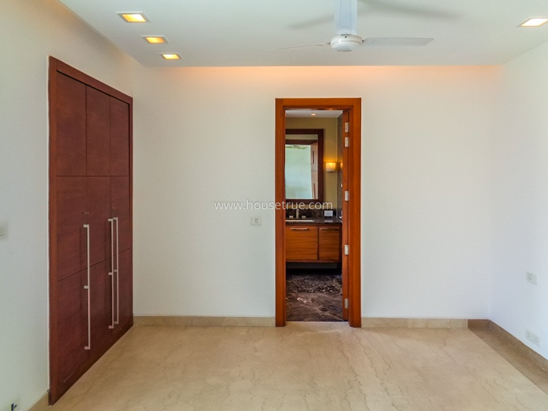 4 BHK Flat For Rent in Vasant Vihar