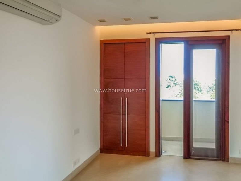 4 BHK Flat For Rent in Vasant Vihar