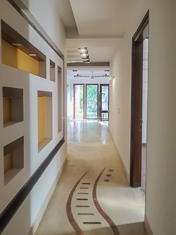 4 BHK Flat For Rent in Green Park Extension
