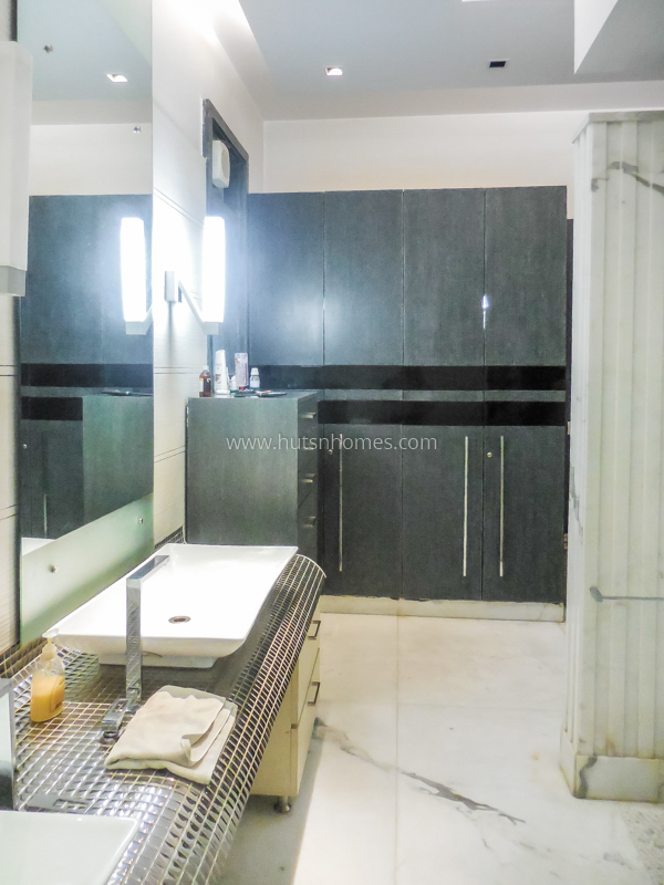 4 BHK Duplex For Rent in Panchsheel Park