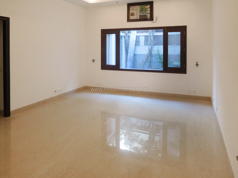 2 BHK Flat For Rent in Panchsheel Park