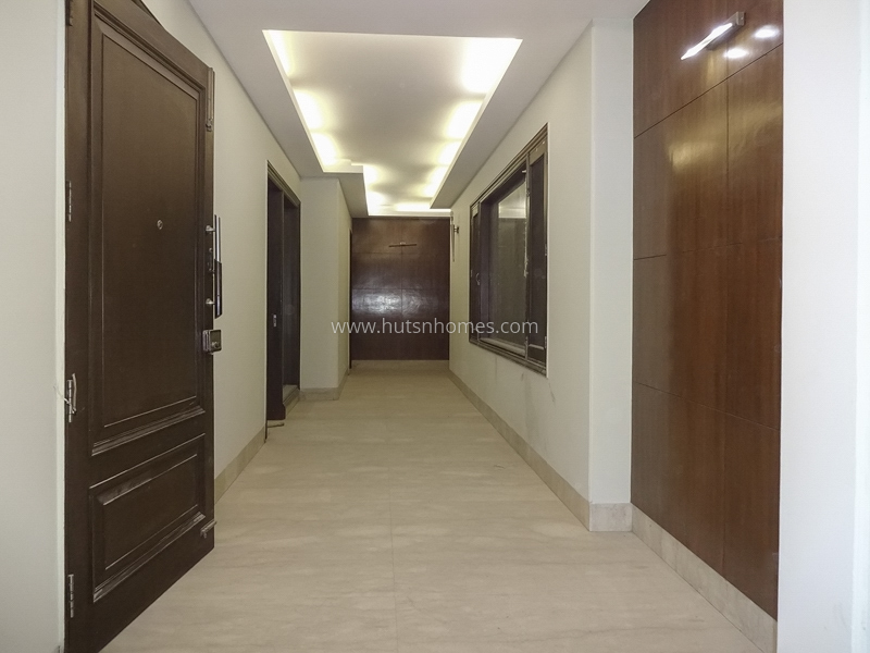 4 BHK Flat For Sale in Friends Colony East