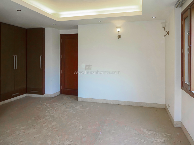 3 BHK Flat For Sale in Defence Colony