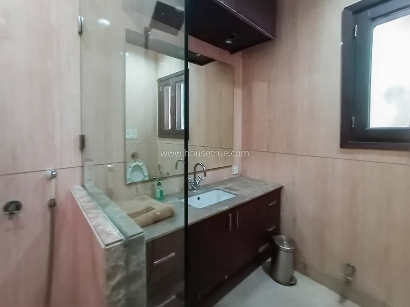 4 BHK Flat For Rent in Vasant Vihar