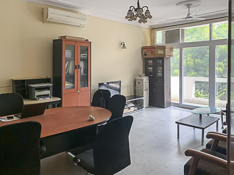 3 BHK Flat For Sale in Defence Colony