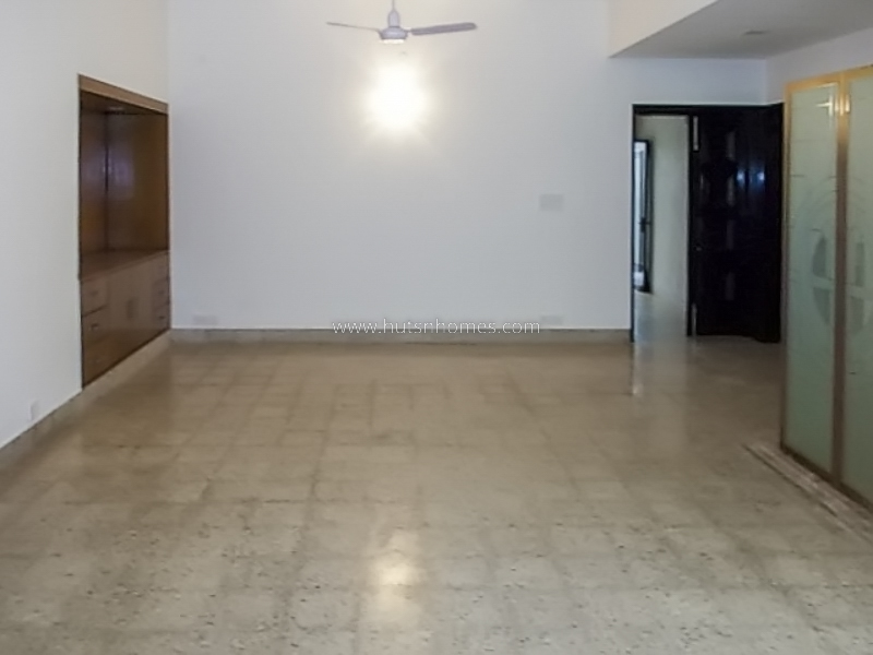 8 BHK House For Sale in Golf Links