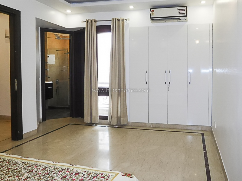 3 BHK Flat For Sale in Vasant Vihar