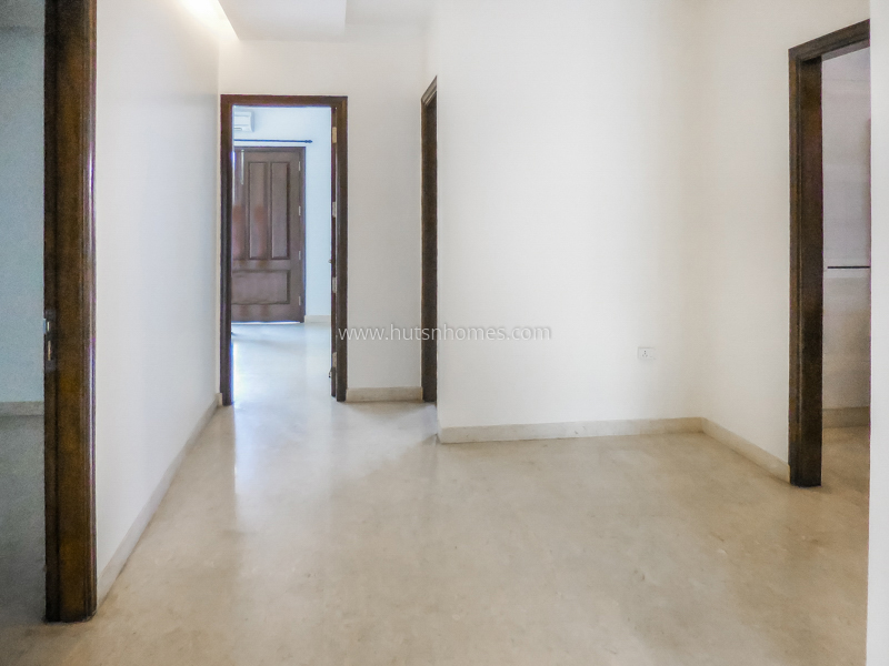 4 BHK Flat For Sale in Anand Niketan