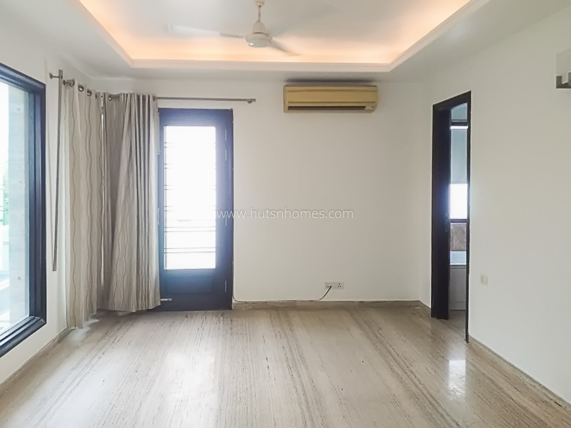 3 BHK Builder Floor For Sale in Defence Colony