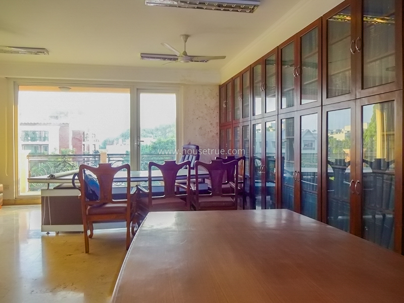 4 BHK Flat For Sale in Panchsheel Park