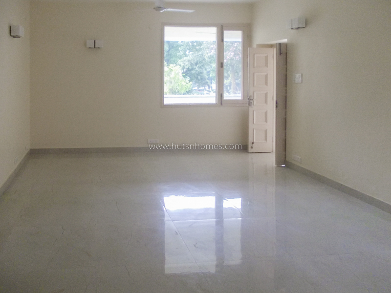 2 BHK Flat For Rent in Golf Links