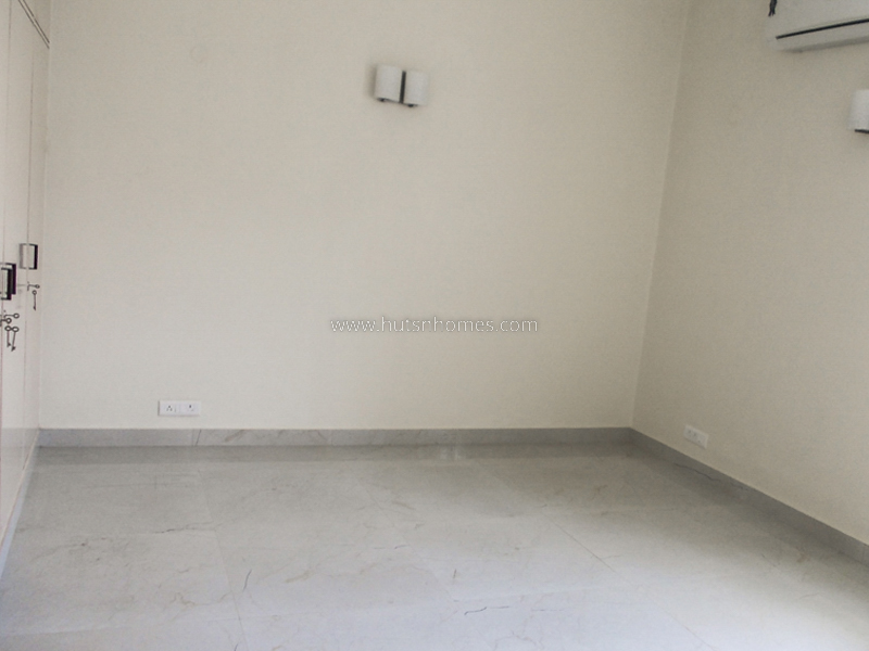 2 BHK Flat For Rent in Golf Links