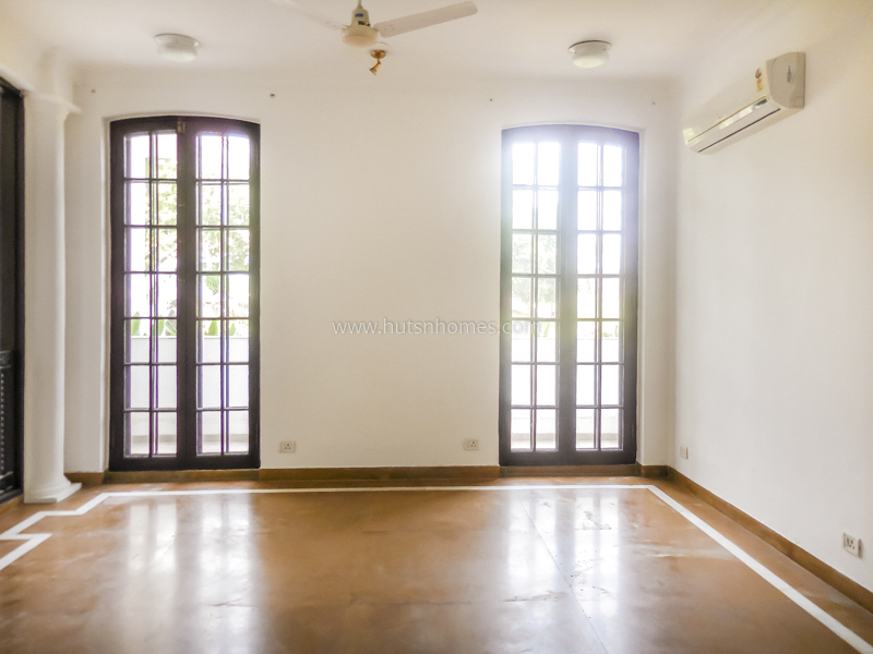 6 BHK Farm House For Rent in Rajokri