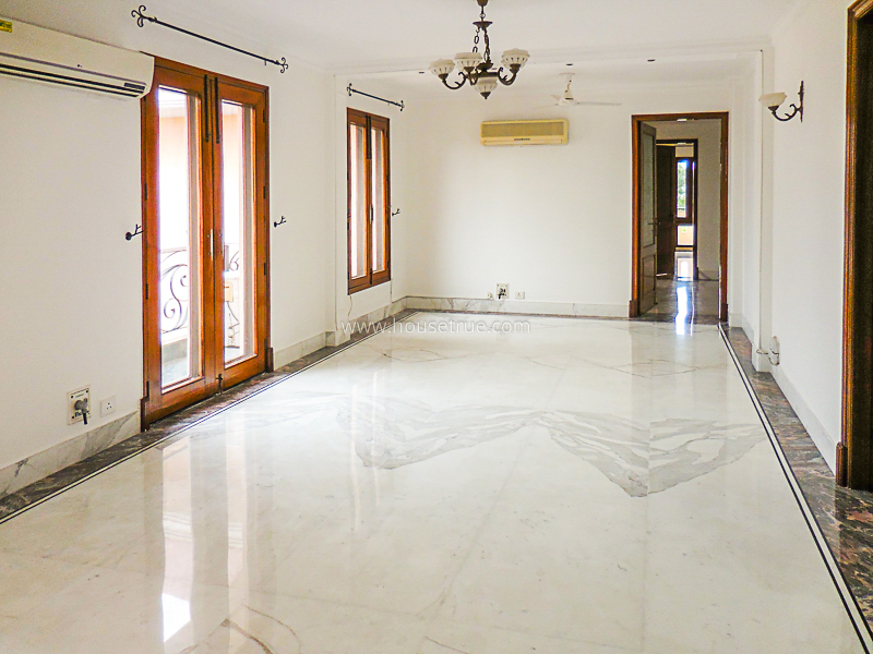 5 BHK Builder Floor For Rent in Shanti Niketan