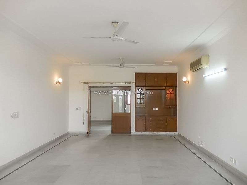 4 BHK Duplex For Rent in Shanti Niketan