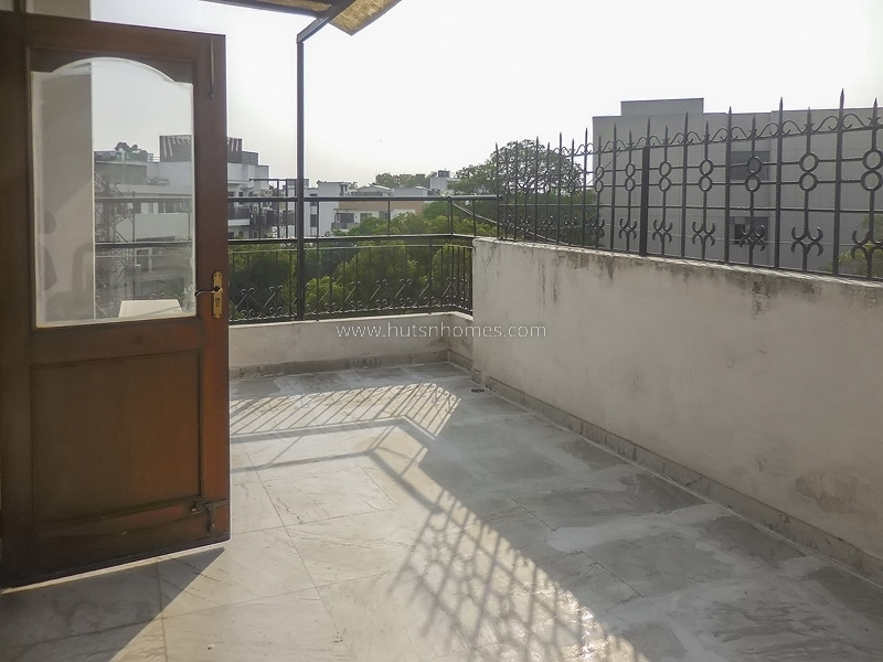 4 BHK Duplex For Rent in Shanti Niketan