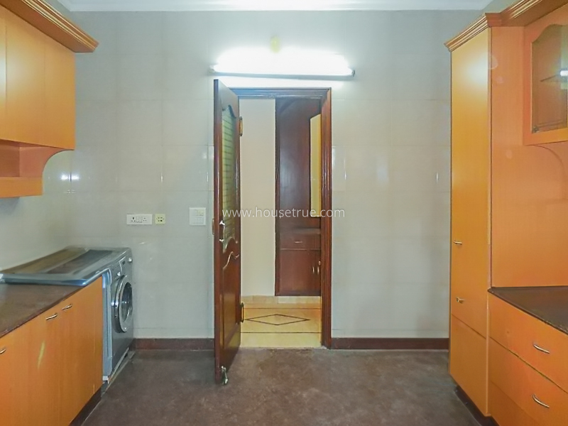 4 BHK Flat For Rent in Sundar Nagar