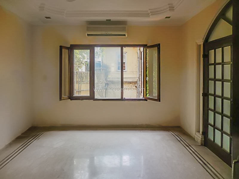 4 BHK Flat For Rent in Sundar Nagar