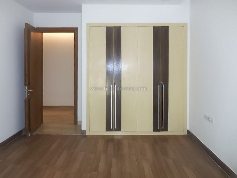 5 BHK Flat For Rent in Vasant Vihar