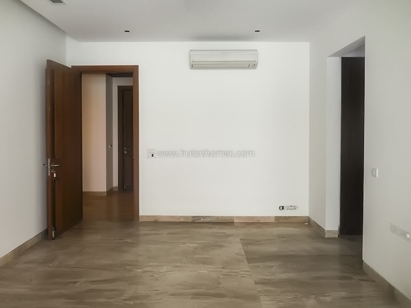 5 BHK Flat For Rent in Vasant Vihar