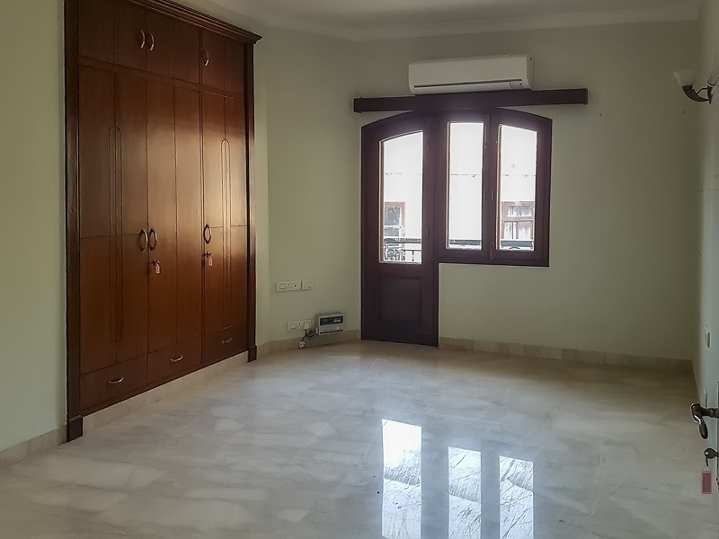 4 BHK Flat For Rent in Golf Links