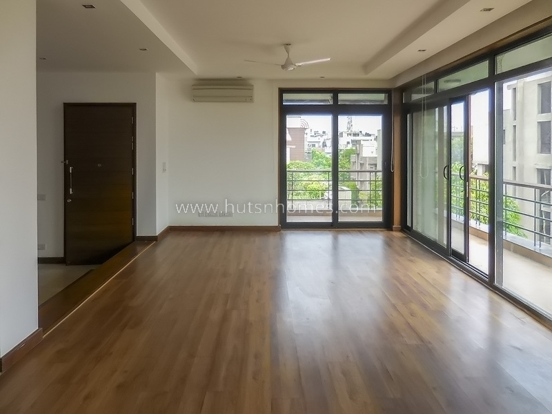 3 BHK Flat For Rent in Defence Colony