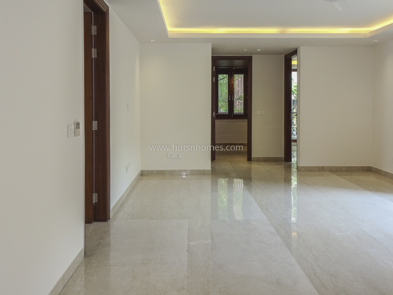5 BHK Flat For Sale in Maharani Bagh