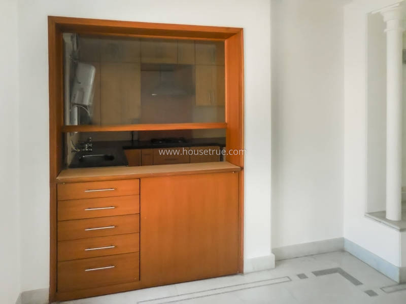 3 BHK Flat For Rent in Defence Colony