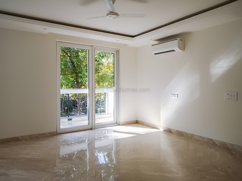 4 BHK Flat For Rent in Vasant Vihar