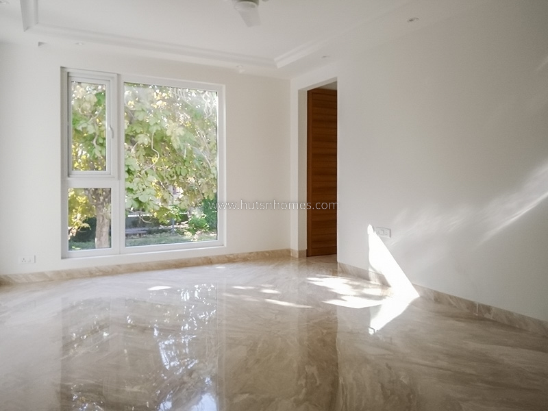 4 BHK Flat For Rent in Vasant Vihar